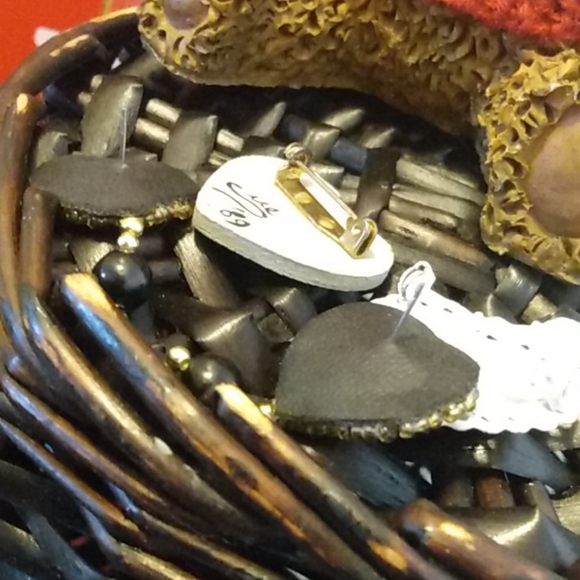 Vintage Valentine's Candy Fashion Statement Pins plus - Picture 7 of 12